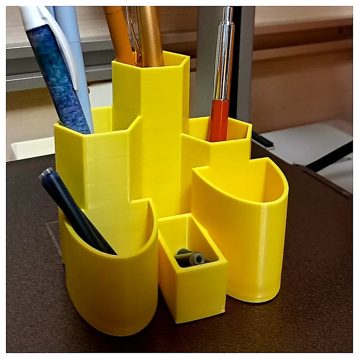 Desktop Pen Holder Stand Bracket Pencil Holder Phone Stand Computer Stand Office Support Desk Fixture Accessory Decoration