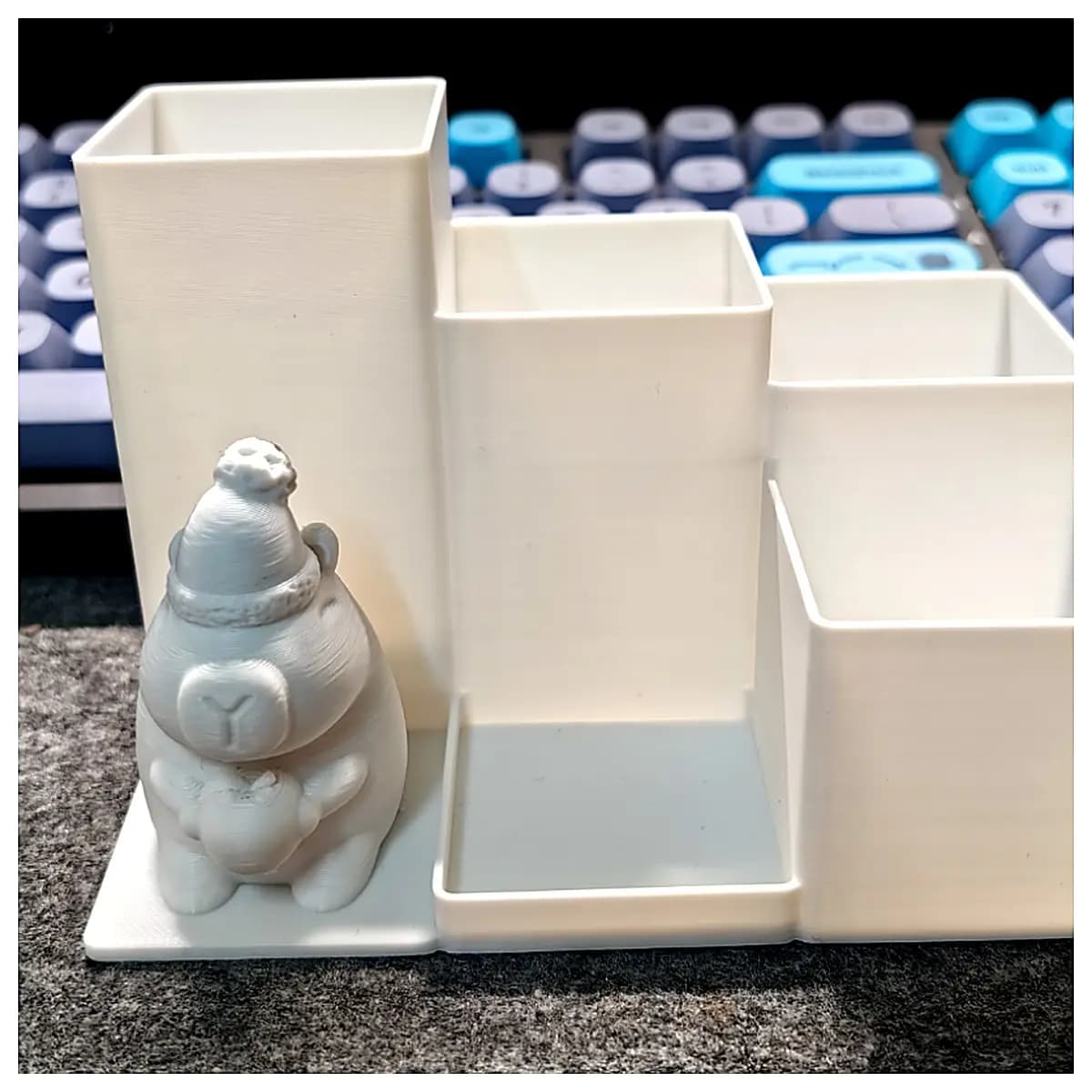 Capybara Cute Desktop Organizer Creative Pen Holder Snack Shelf Decorative Storage Box Multi Function Desk Accessories for Office Study