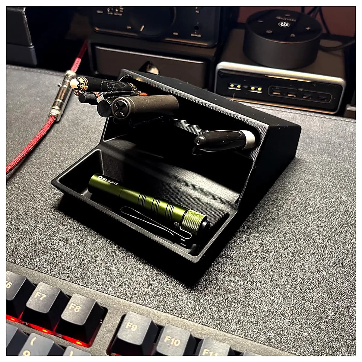 Desktop Pen Organizer Simple Design Office Desk Storage Box Pen Holder Pencil Case Desk Storage Solutions