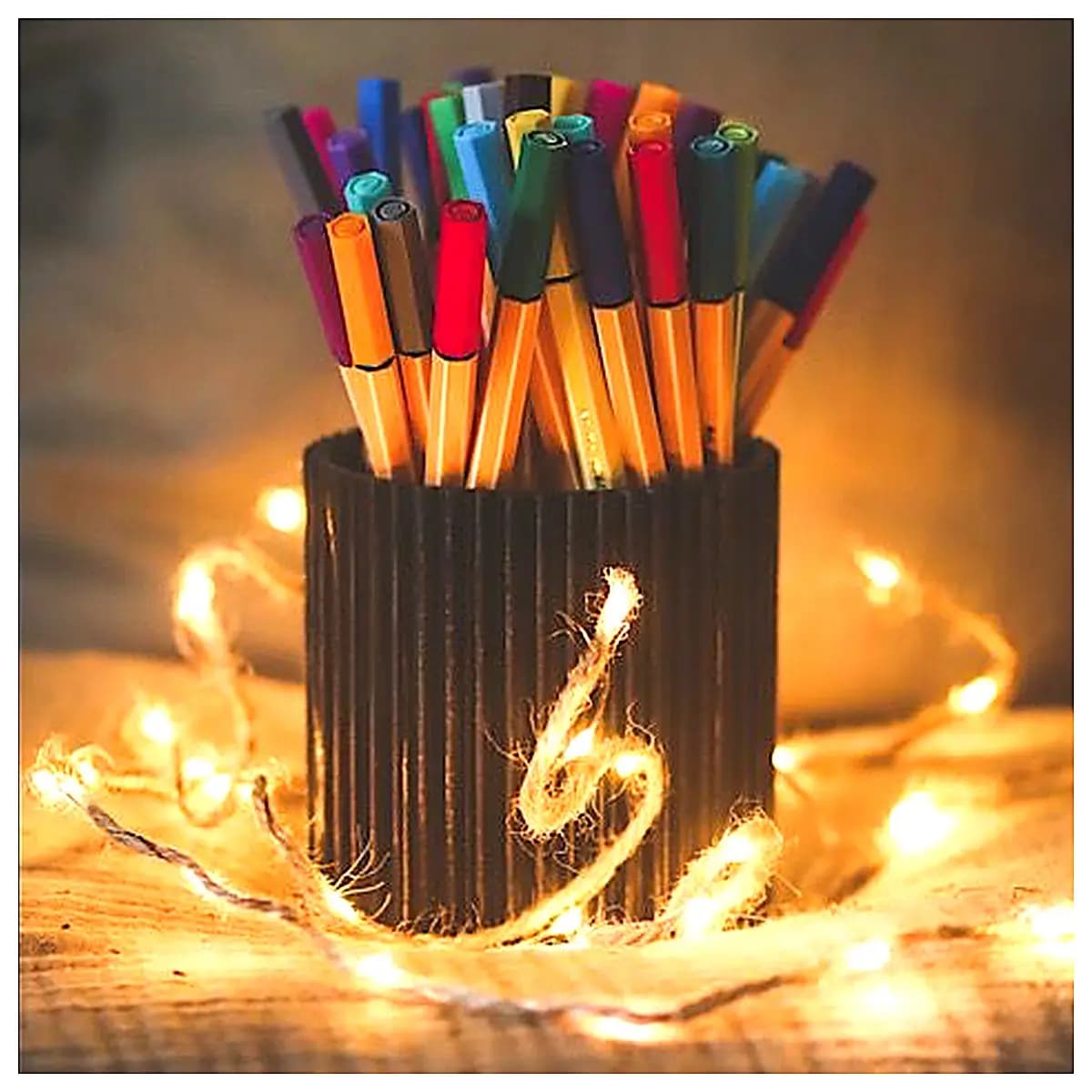 Toothed Modern Pen Holder Creative Writing Accessories Desk Decoration Office Supplies Pen Case Pen Tube Gift Idea Modern Pen Holder