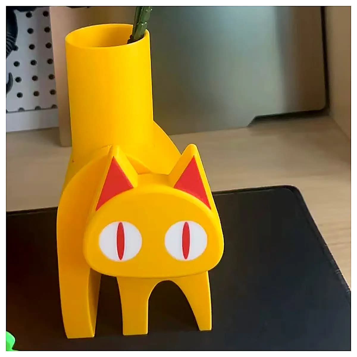 Cat Figurine Vase Pen Holder Organizer Desk Decoration Creative Small Ornament Pet Cute Office Learning Supplies Multi Function