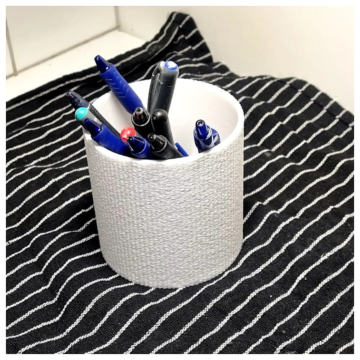 Faux Fur Pencil Holder Organizer Cute Desk Decor Storage Box Soft Plush Pen Container for Office Study Gift