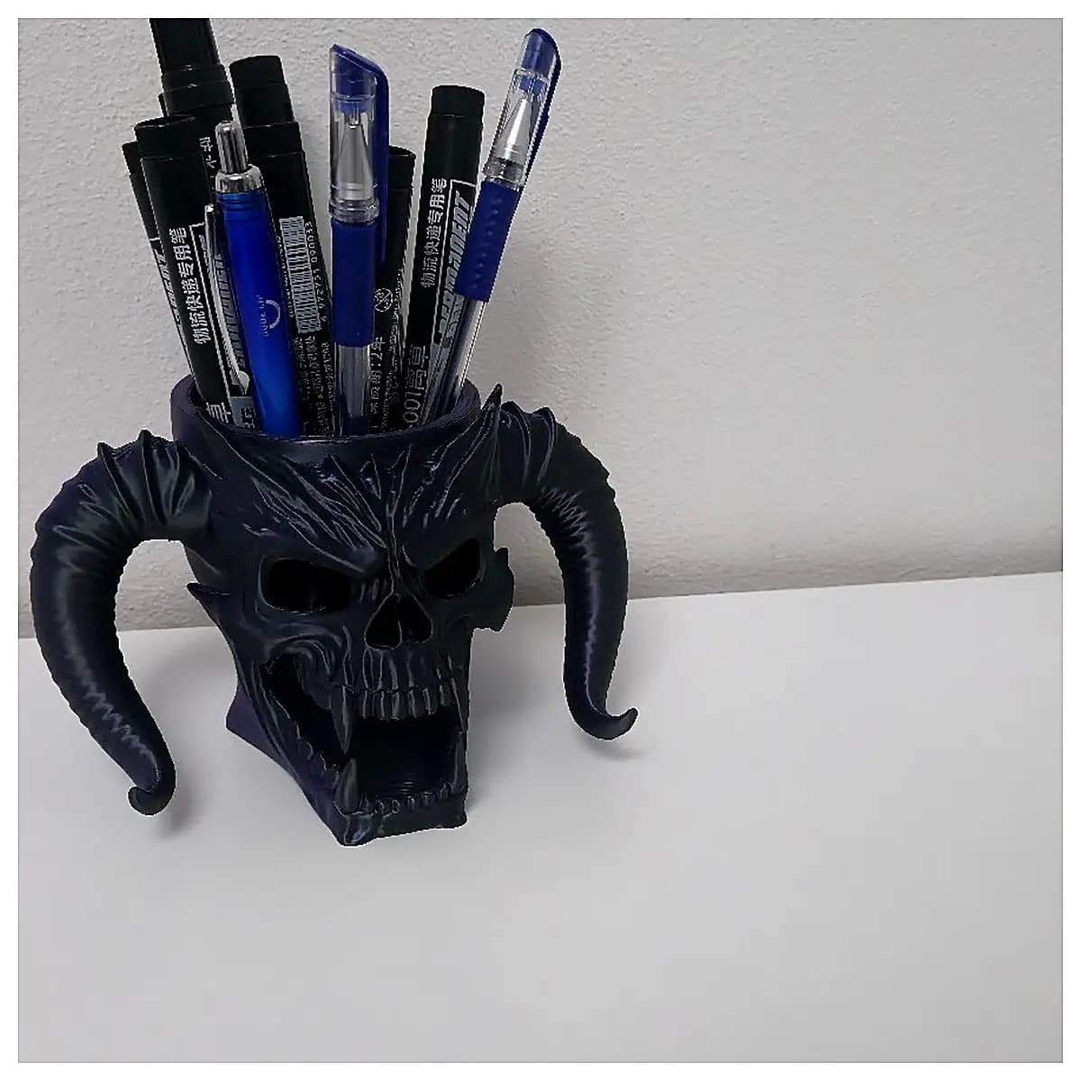 Halloween Decoration Demon Skull Pencil Holder Skeleton Figurine Festive Gift Desktop Ornament Ghost House Supplies Creative Home Decor Skull Ghost De