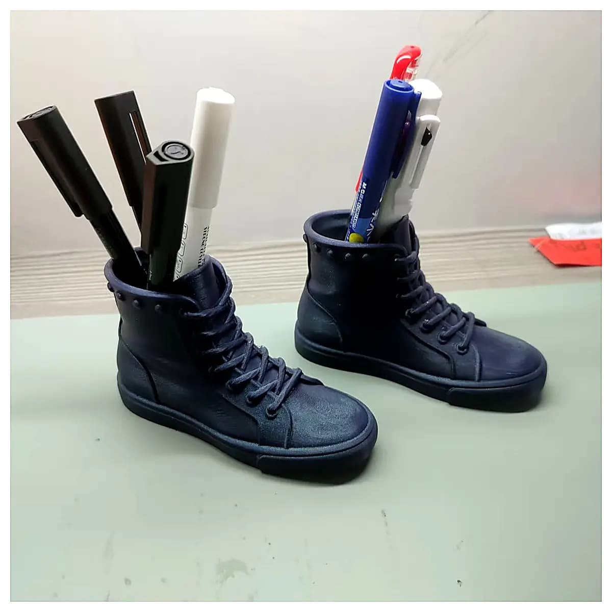 Double Luck Pen Holder Shoes Creative Storage Phone Stand Decorative Ornament Multi Function Home Organizer Phone Stand Office Storage