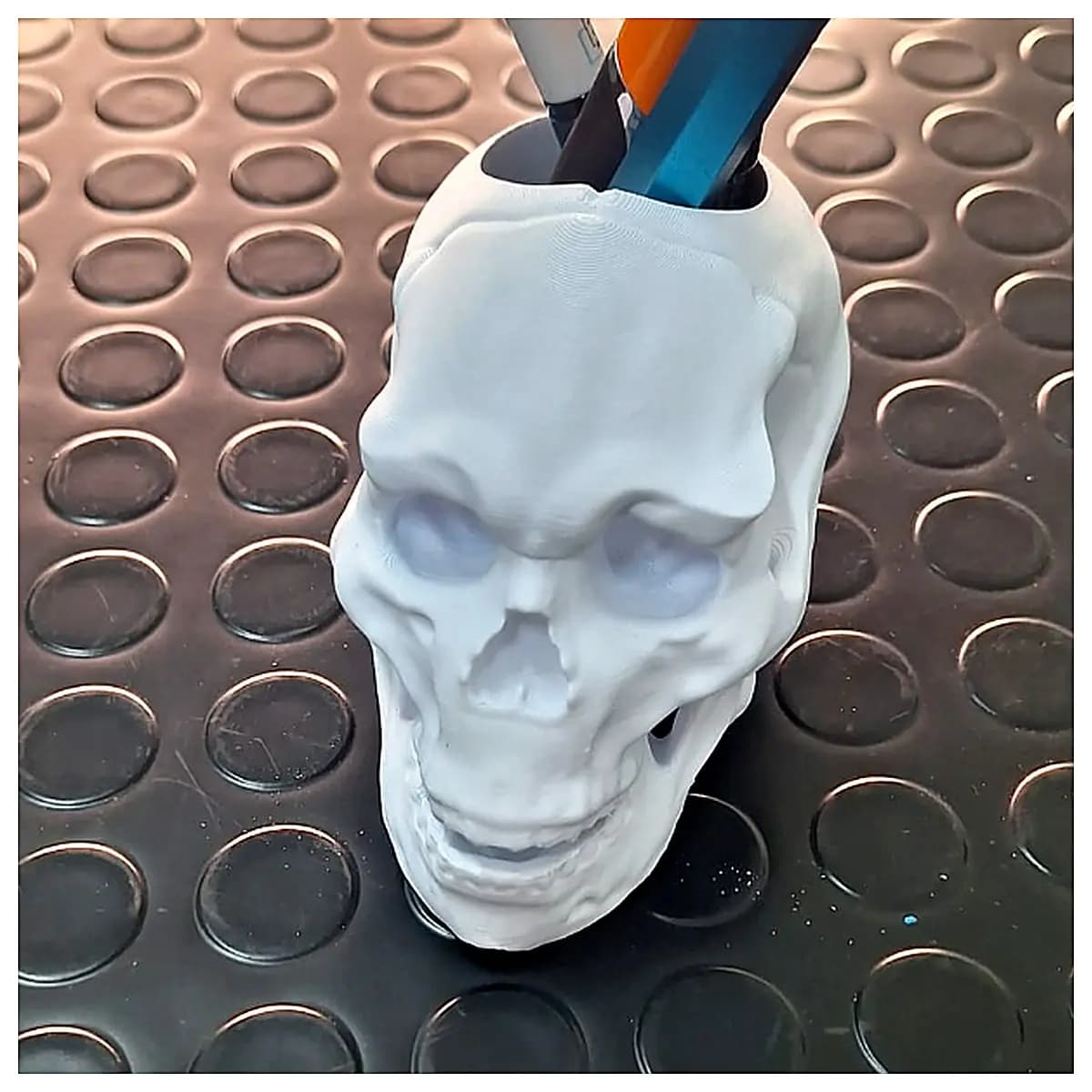 Skeleton Pencil Holder Stand Desktop Decoration Creative Skull Figurine Pen Holder Office Study Gift STL Skeleton Stand