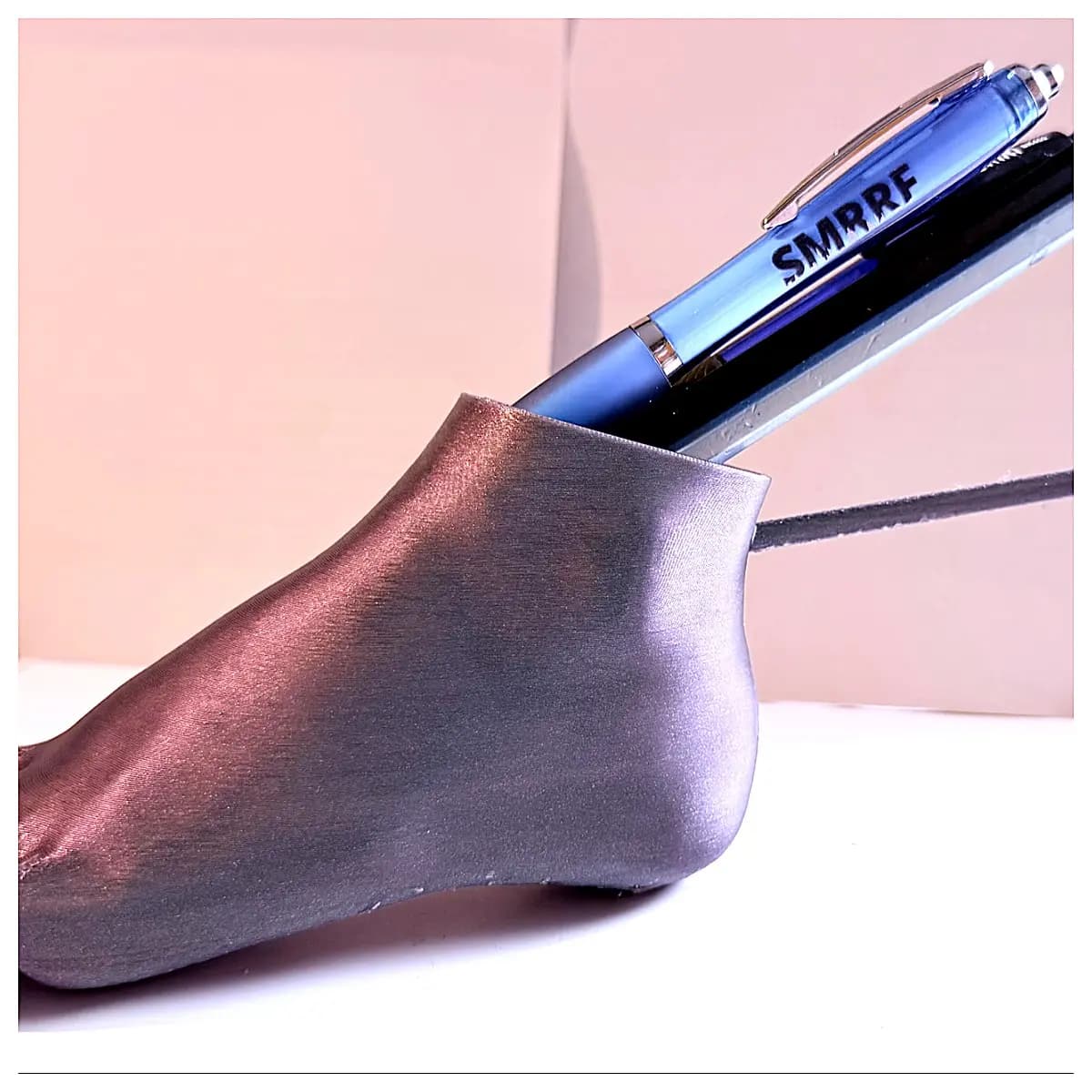 Heel Pen Holder Comfortable Grip Anti Slip Design Smooth Writing Portable Student Office Essential