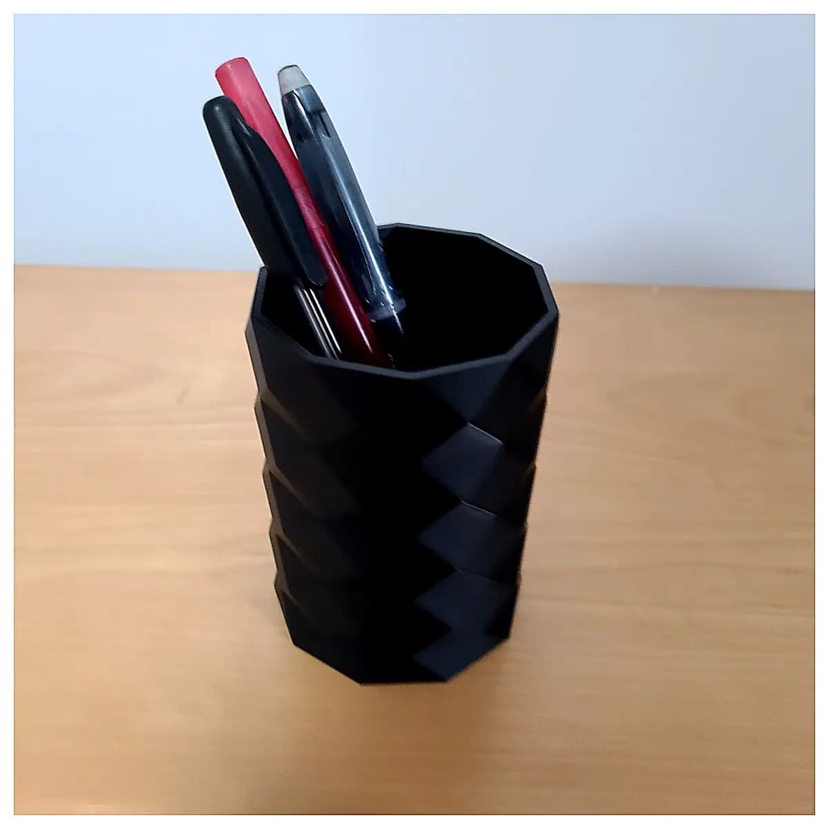 Low Poly Bin Organizer Desk Storage Box Multi faceted Container for Pens Snacks Toys Creative Storage Solution for Students