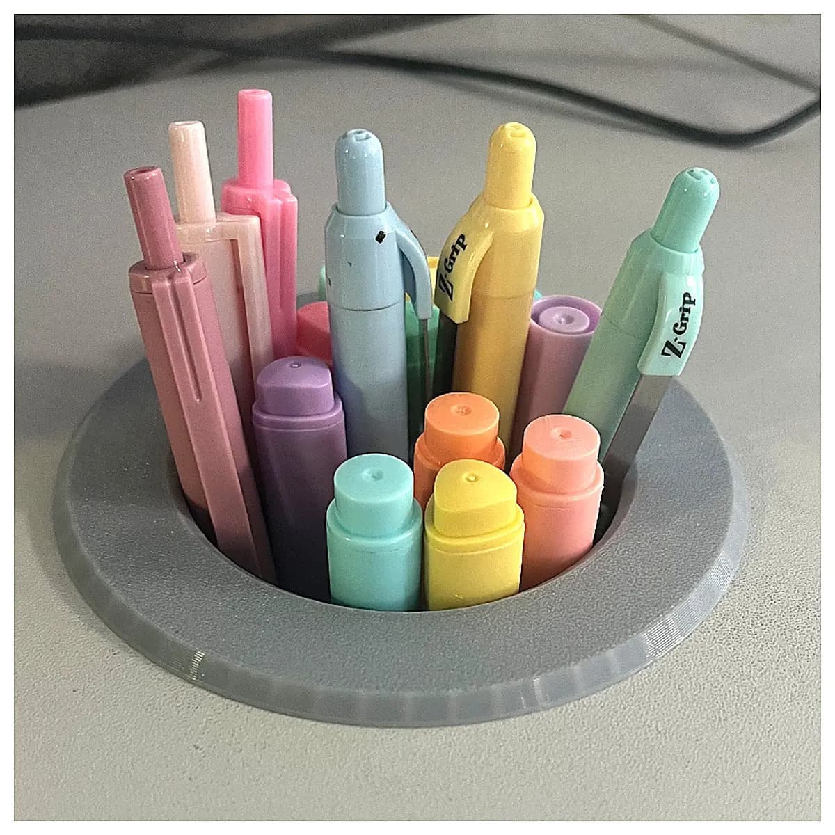 Desktop Pen Holder with Holes Desk Organizer Office Supply Stand Pencil Case Desktop Accessory Creative Placement Desk Decoration
