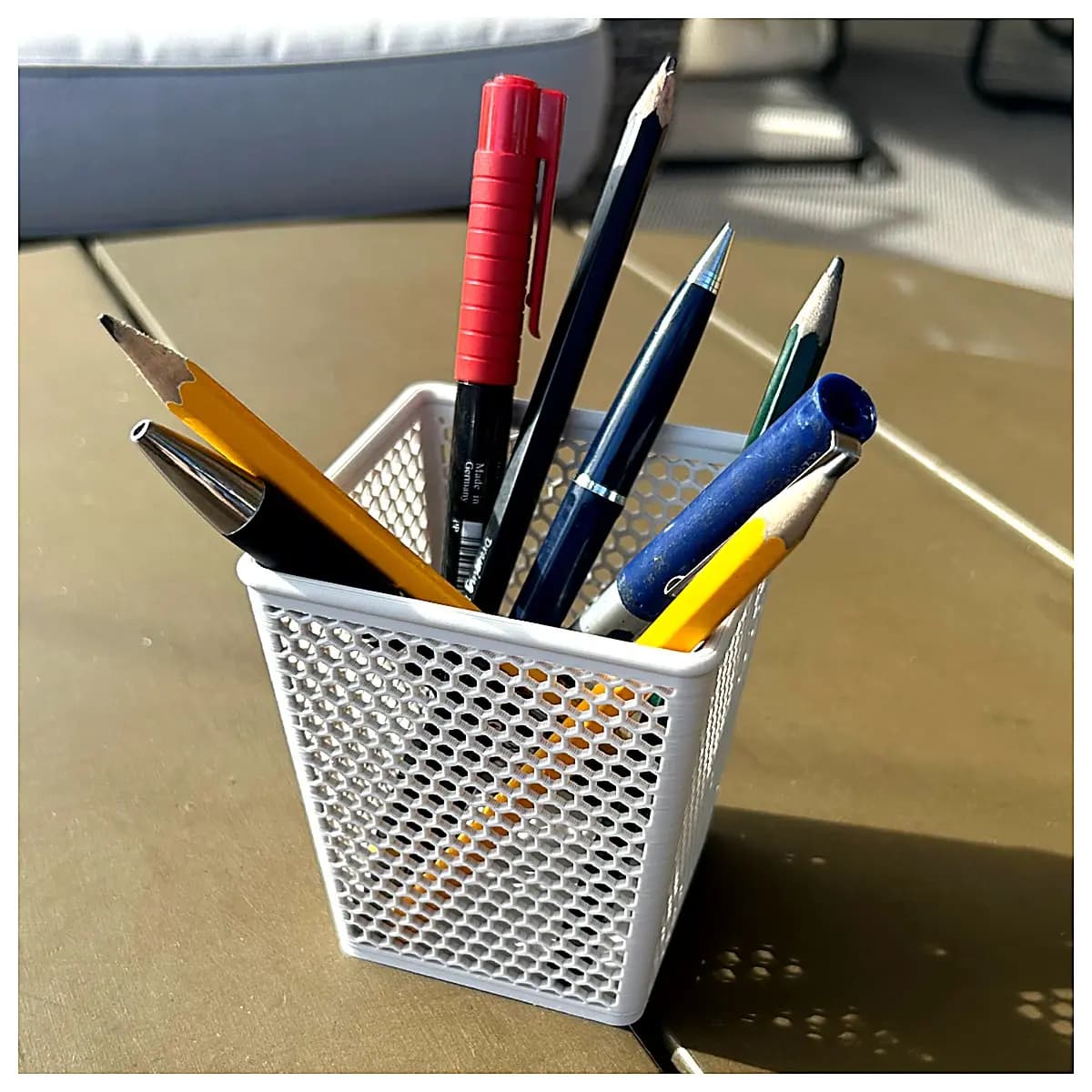 Honeycomb Pencil Holder Organizer Pen Case Desk Storage Container Stationery Supplies Simple Creative Pen Box Tube Holder