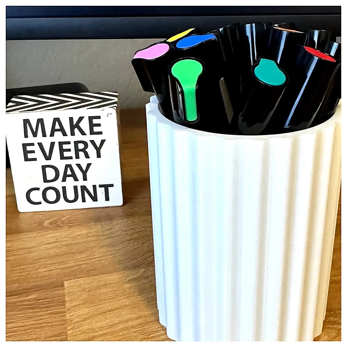 Corrugated Pencil Holder Desk Organizer Creative Multi Function Pen Case Office Study Supplies Simple Design Decorative Storage Box