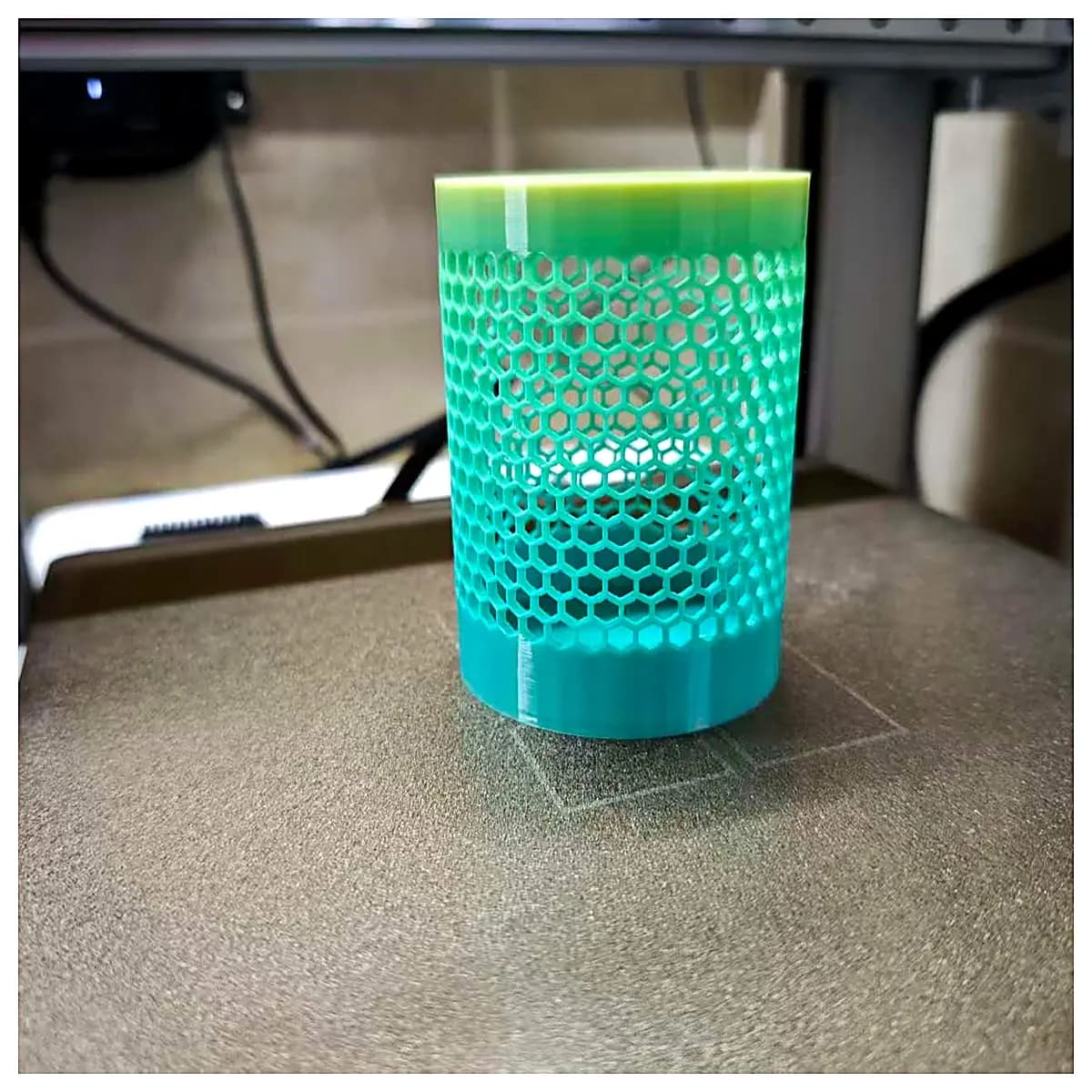 Honeycomb Pencil Holder Phone Stand Pen Case Organizer Desk Storage Lazy Person Gadget Multi functional Pen Bag Office School Supplies