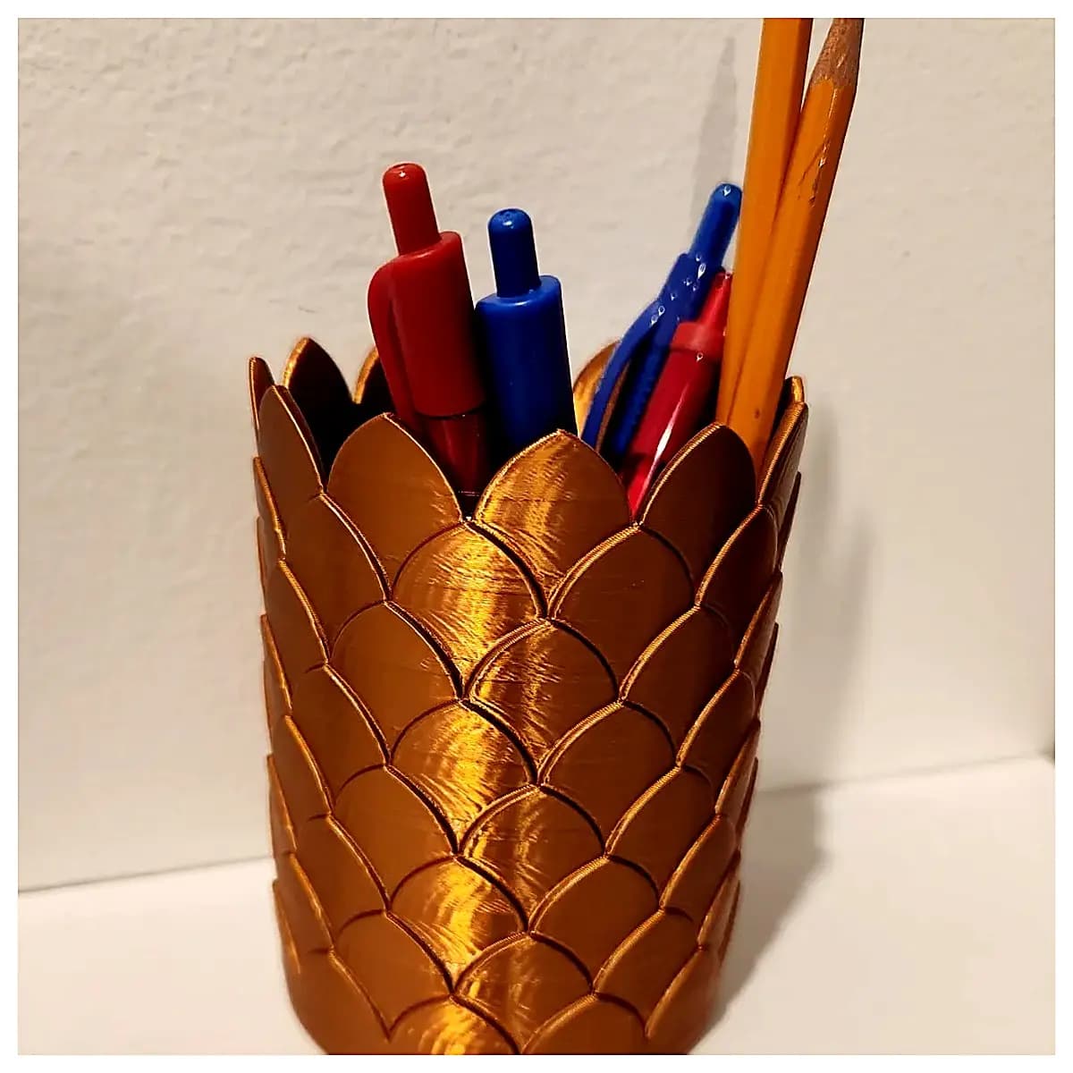 Pinecone Pen Holder Desk Organizer Stationery Storage Creative Book Stand Lazy Person Gadget Pen Case Space Saver