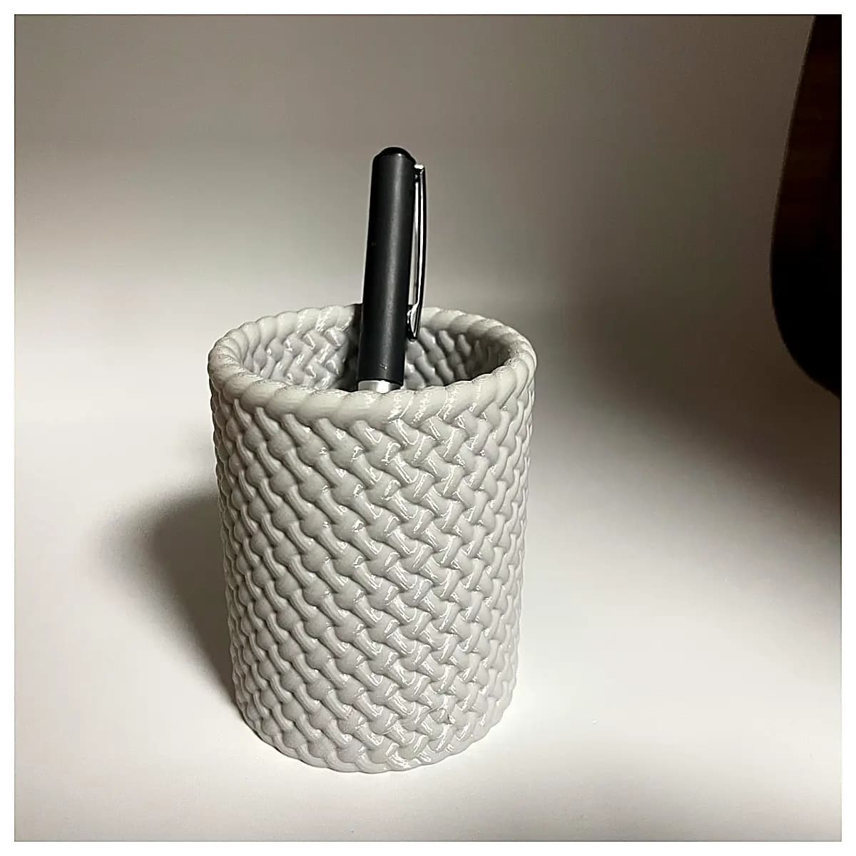 Woven Pen Holder Creative Handwoven Storage Box Desk Organizer Office School Supplies Weaving Craft Pen Case Gift Idea