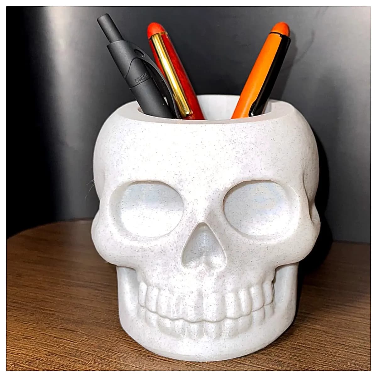 Skeleton Pencil Holder Creative Desktop Decoration Bone Pen Holder Art Figurine Office Study Room Ornament Skull Shaped Personality