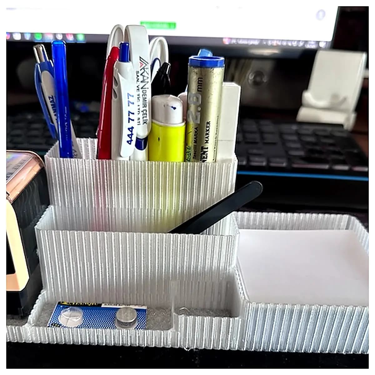 Pen Holder Student Portable Pen Case Pencil Organizer Creative Writing Accessories Study Supplies Simple Design Mobile Phone Stand Pen Storage