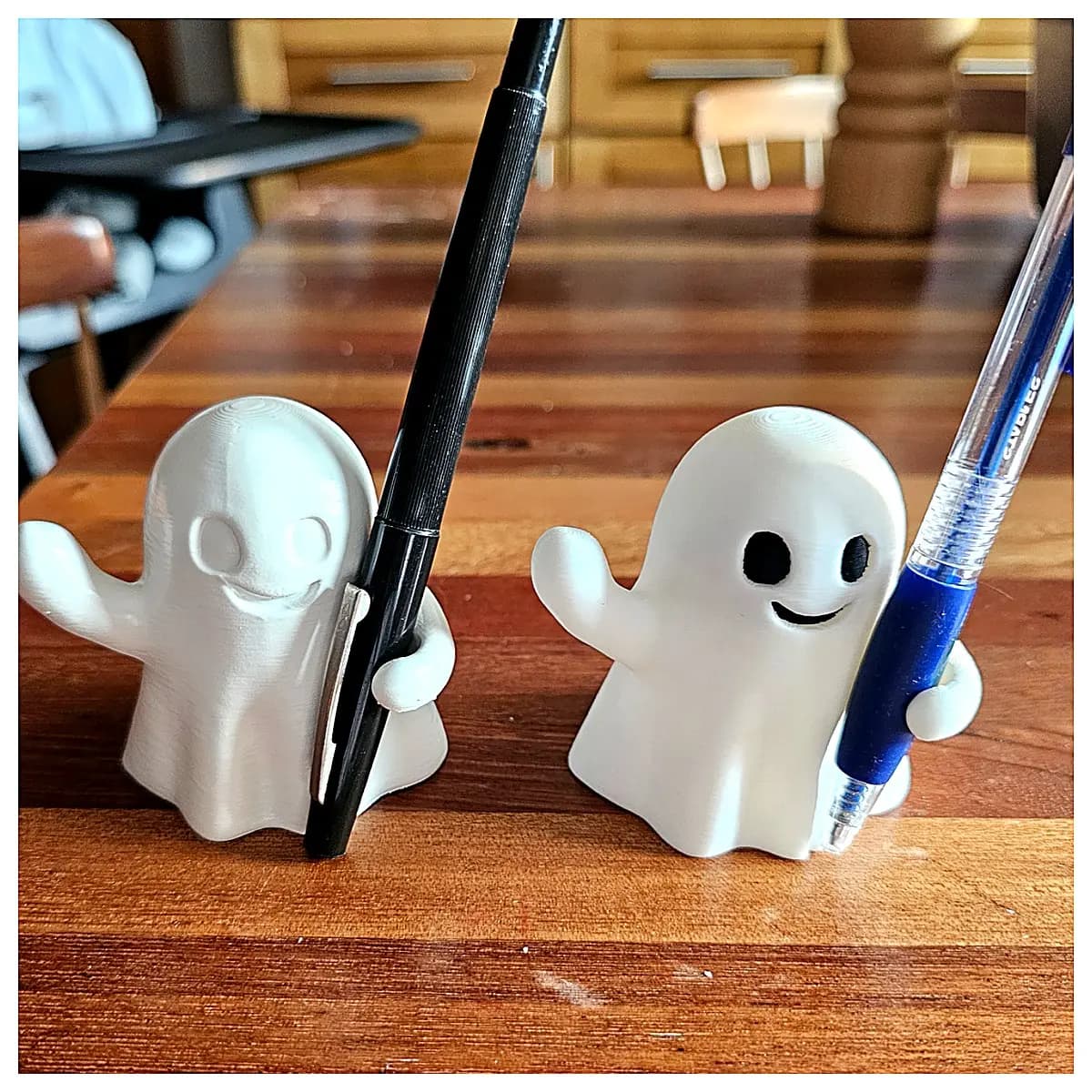 Ghost Pencil Holder Creative Desktop Decoration Phantom Figurine Horror Theme Gag Gift Collection Office Decor