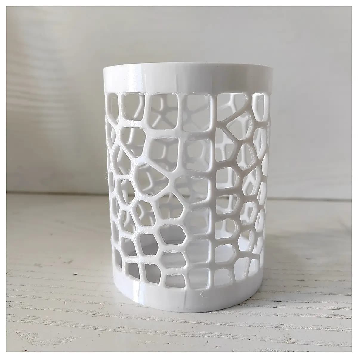 Art Laser Cut Desktop Pen Holder Multi Function Book Organizer Creative Office Desk Decoration Pen Case Stand Storage