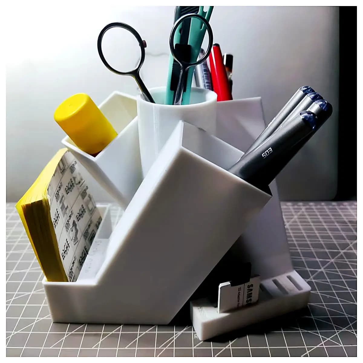 Rotating Pen Holder Writing Support Pen Stand Pen Cradle Desk Organizer Student Learning Supplies Multi Function Pen Case
