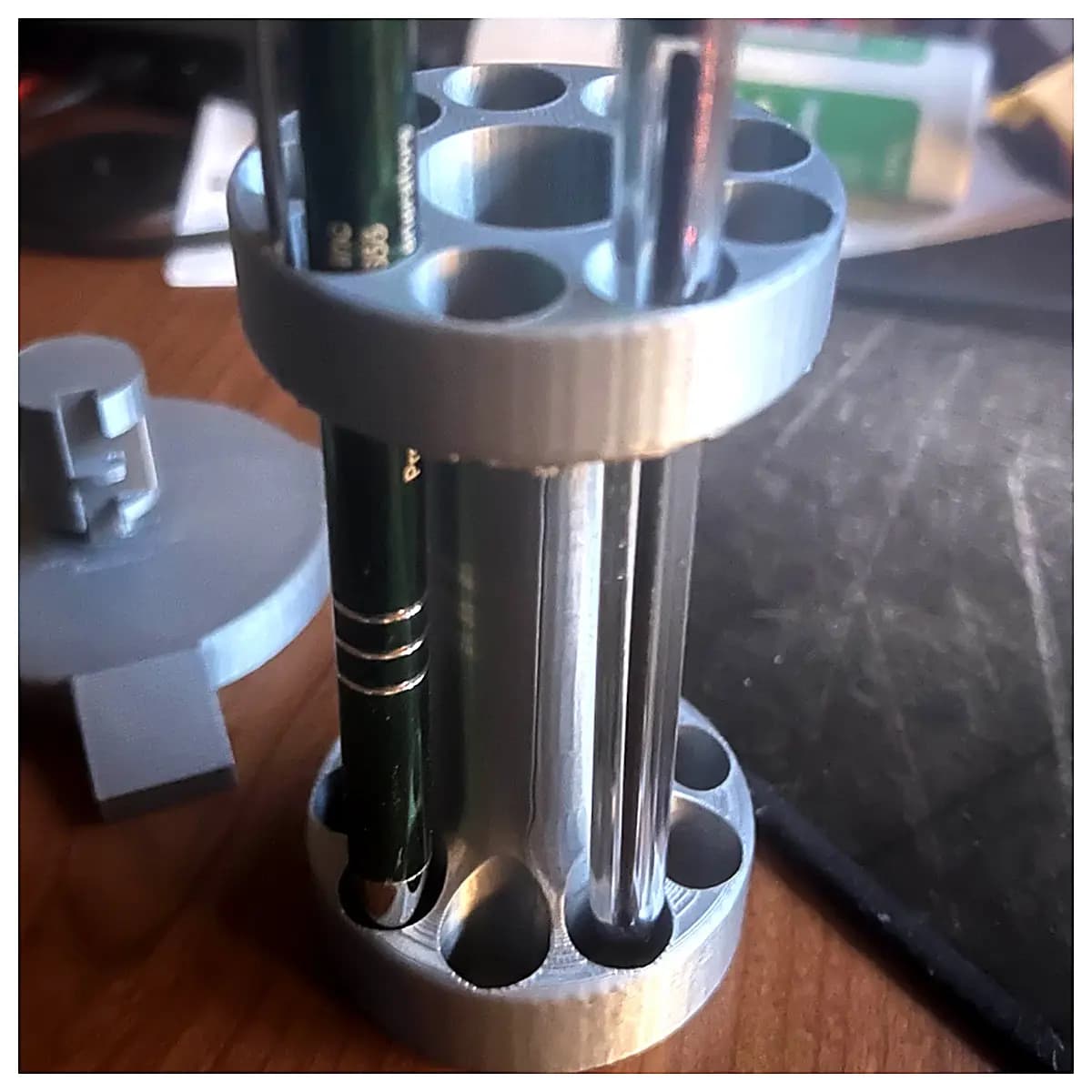 Rotating Pen Holder Desk Organizer Pen Case Pencil Stand Creative Office Lazy Person Gadget Multi Function Pen Tube Storage Solutions