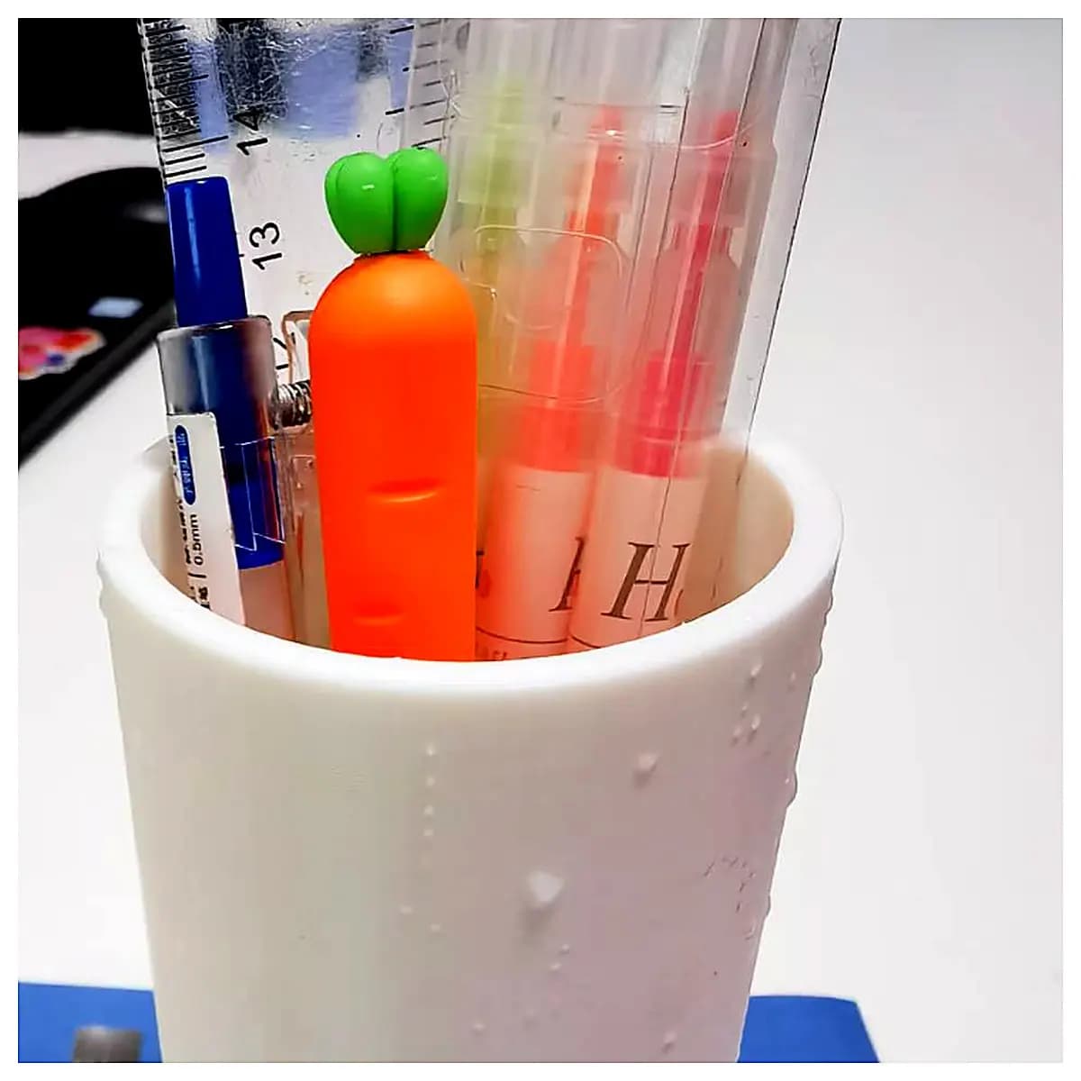 Pen Holder Desk Organizer Pencil Case Portable Holder Student Gift Accessory Writing Supplies Mobile Stand Creative Design
