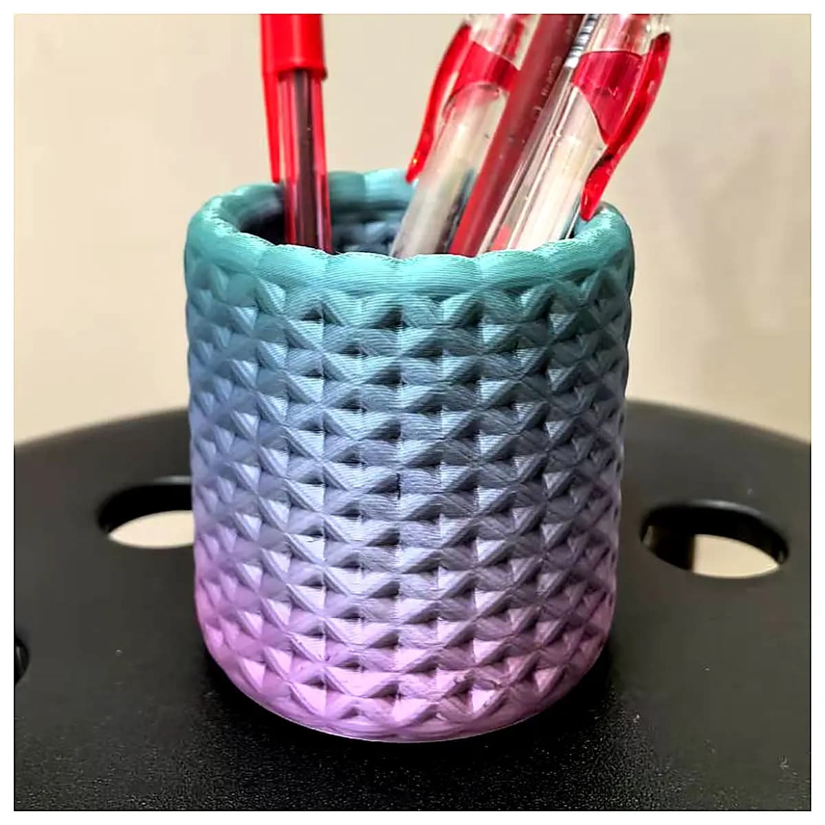 Woven Pen Holder Spiral Creative Handmade Desktop Office Study Pen Case Simple Student Gift Pen Accessories