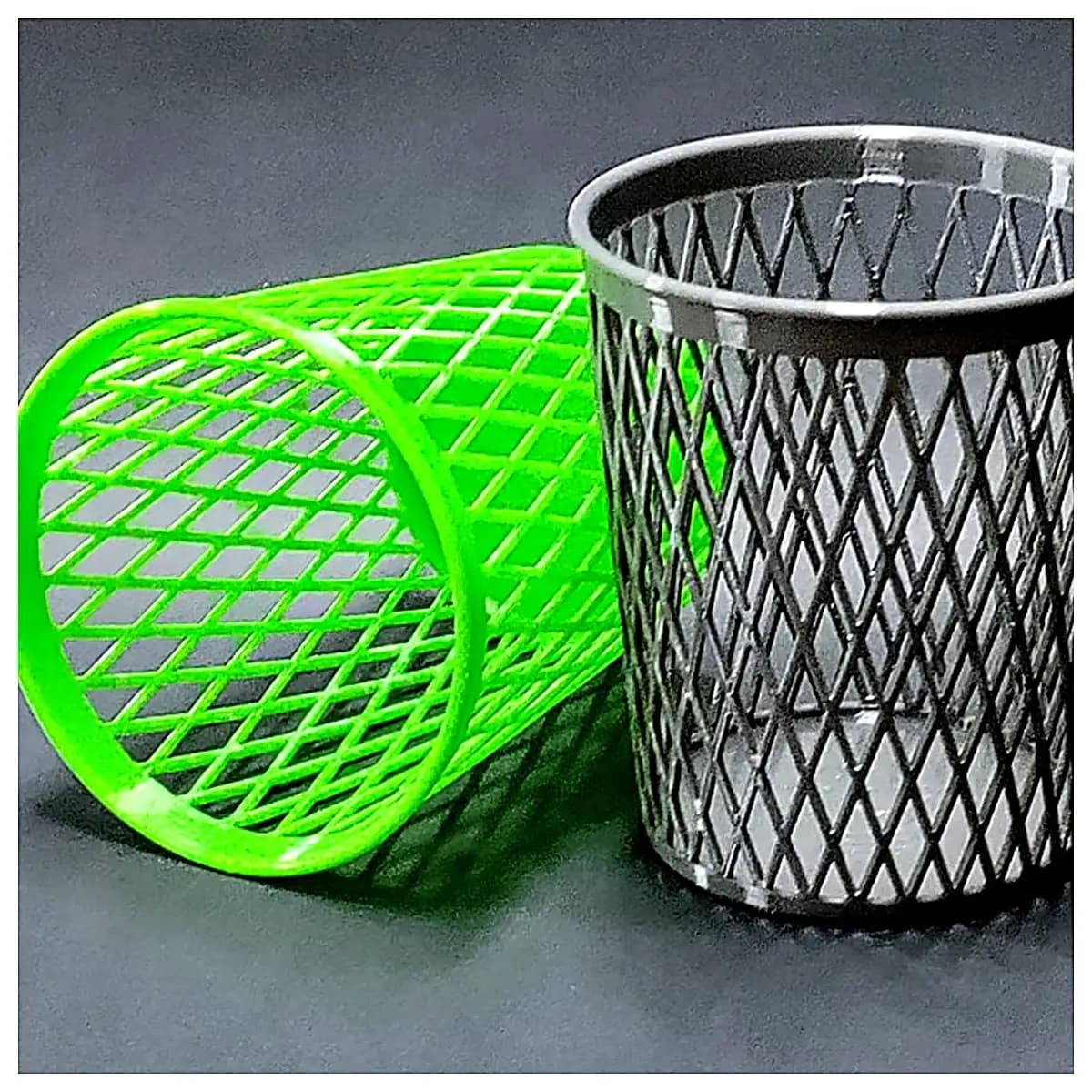 Desktop Trash Can Compact Bin Wastebasket Organizer Home Office Small Trash Receptacle Recycling Container