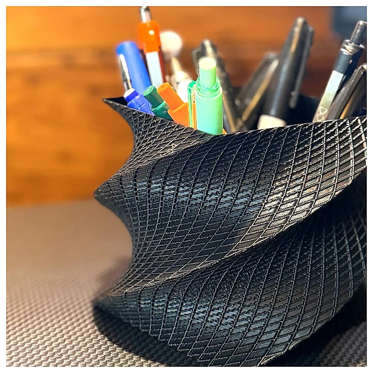 Pen Holder Creative Portable Pen Case Student Book Organizer Pencil Case Phone Stand Office Learning Accessories Pen Case Simple
