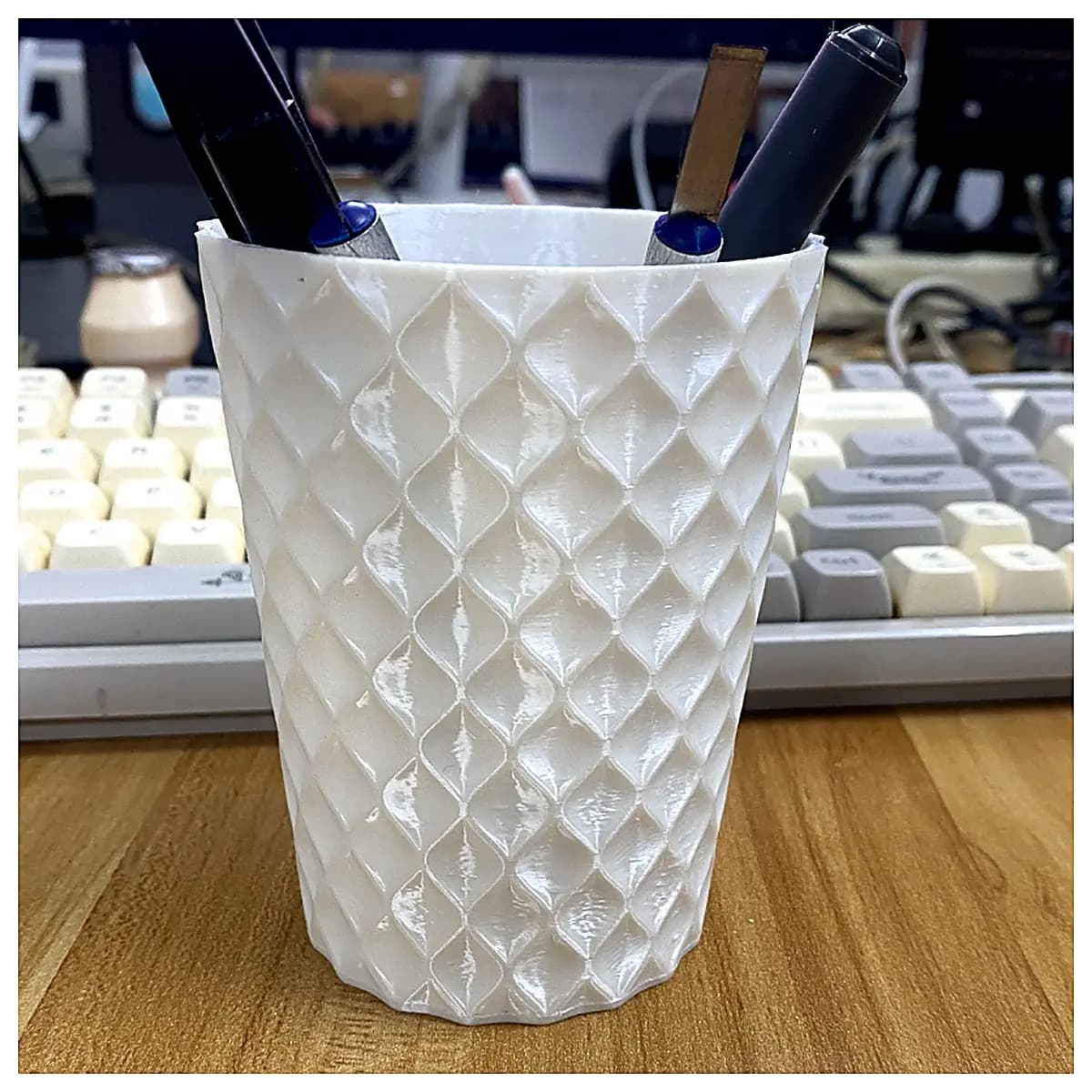 Minimalist Pen Holder Desk Organizer Pencil Case Creative Writing Accessories Office Study Supplies Multi Function Shelf Holder