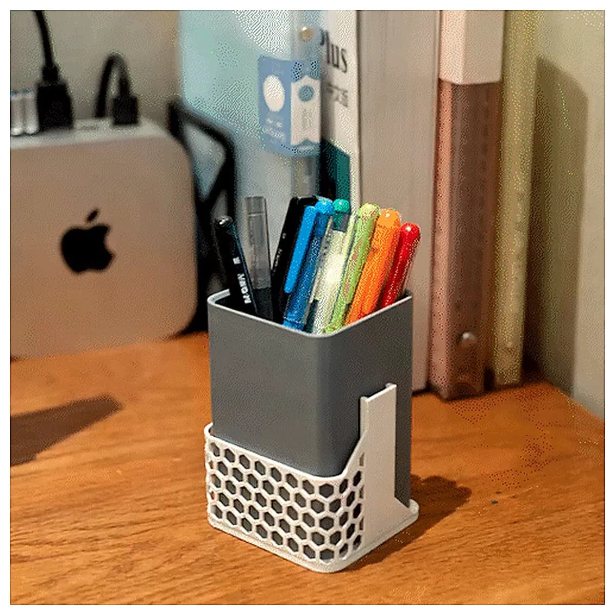 Rotating Pen Holder Stand 45 Vertical Adjustable Writing Support Pen Grip Holder Drawing Stand Desktop Mount