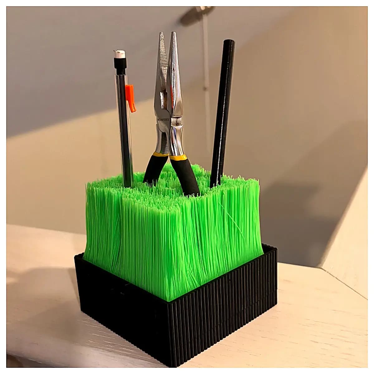 Grass Pen Holder Desk Organizer Pen Tube Pencil Case Stationery Supplies Creative Pen Stand Lazy Student Essential Office Accessories Learning Tools