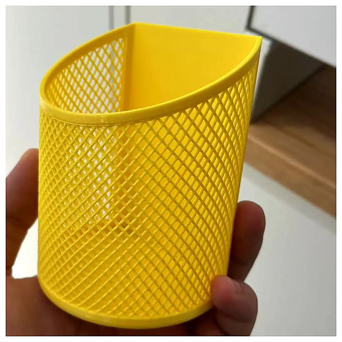 Carved Pen Holder Creative Desktop Organizer Multi Hole Pen Box Student Stationery Holder Office Learning Accessories Decorative Storage Container