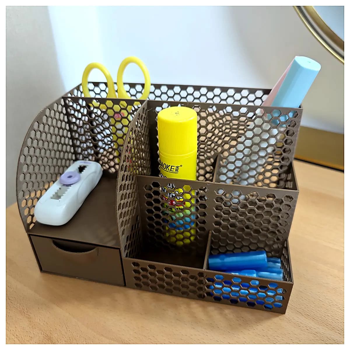 Carved Pen Holder Ultra Efficient Student Desk Organizer Creative Storage Waste Reduction Minimalist Design Office Study