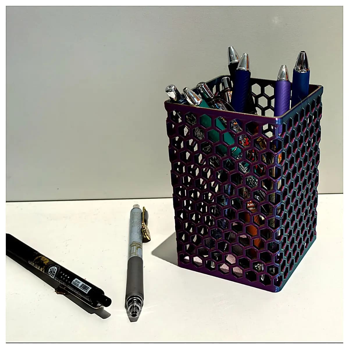 Honeycomb Pencil Holder Square Design Desk Organizer Pen Case Creative Stationery Storage Solutions Office Supplies