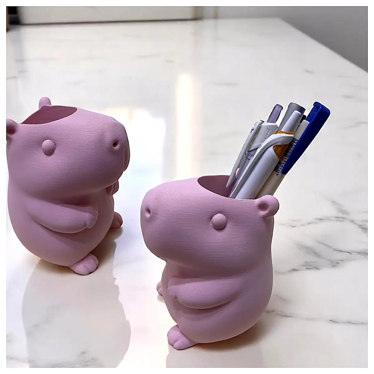 Capybara Cute Desktop Organizer Box Creative Small Decoration Accessory Snack Holder Phone Stand Office Learning Supplies Minimalist Design