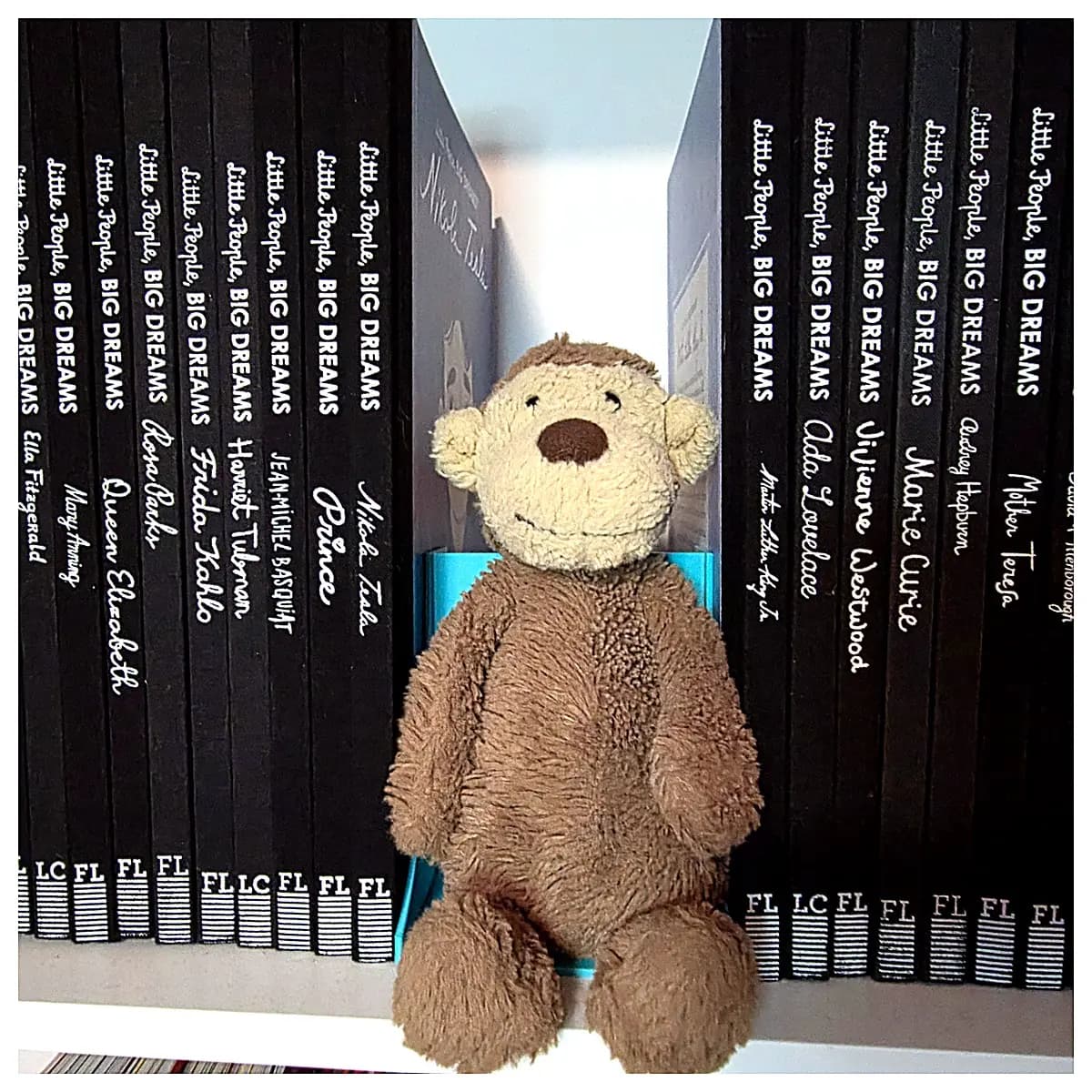 Book Stand Plush Toy Cute Reading Seat Figure Children s Learning Support Kitten Reading Accessory Kids Desk Decoration