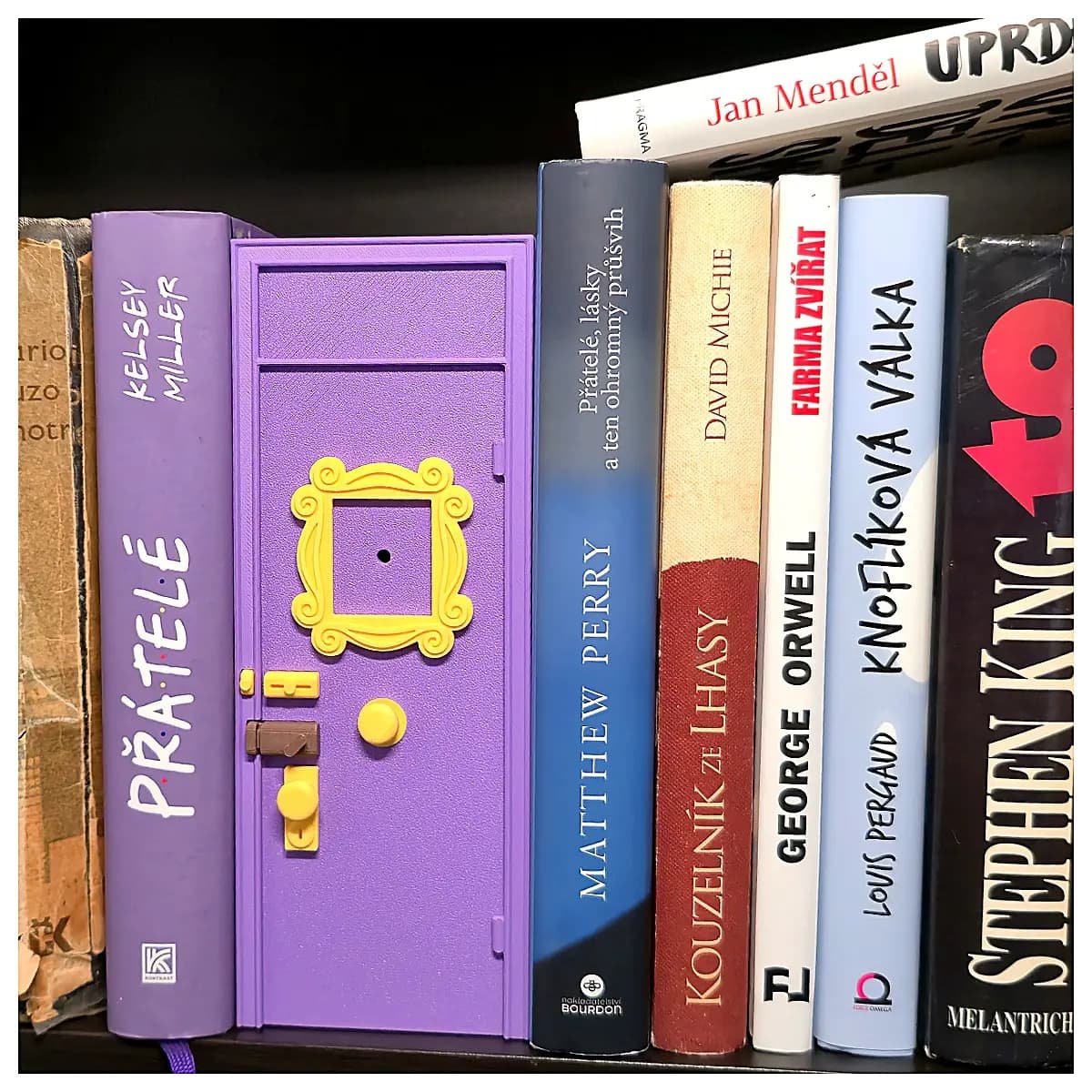Friends TV Show Stand Figurine Money Box Desktop Decoration Gift Memory Keepsake Creative Home Decor Saving Jar