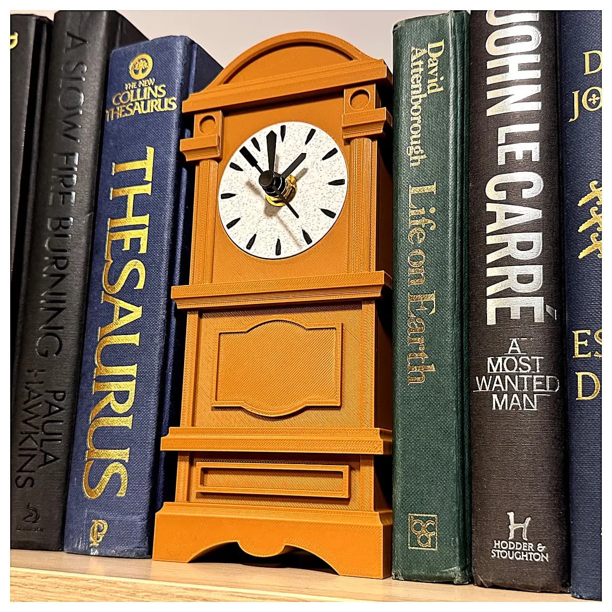 Miniature Tabletop Clock Silent Display Figurine Small Desktop Clock Decorative Clock Display Decoration Desktop Mini Clock