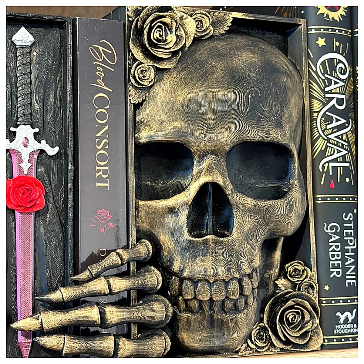 Skeleton Book Display Stand Rose Thorns Gothic Decoration Desktop Ornament Horror Scene Prop Skeleton Decoration