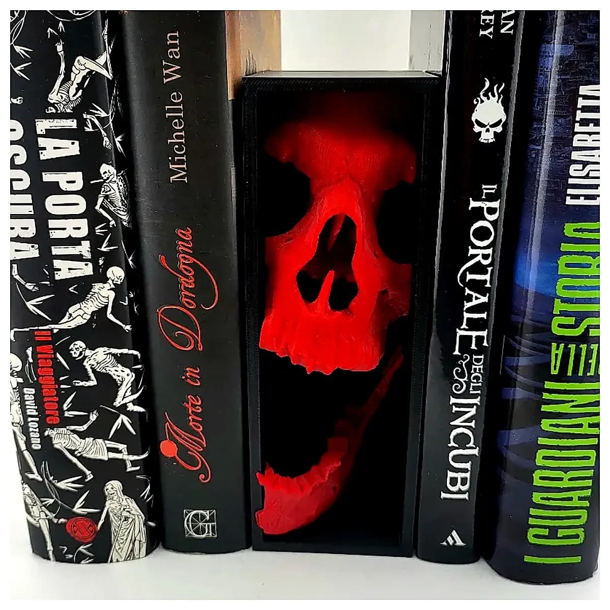Red Skull Book Stand Decoration Figurine Desktop Display Creative Home Decor Book Ornament Red Skull Art