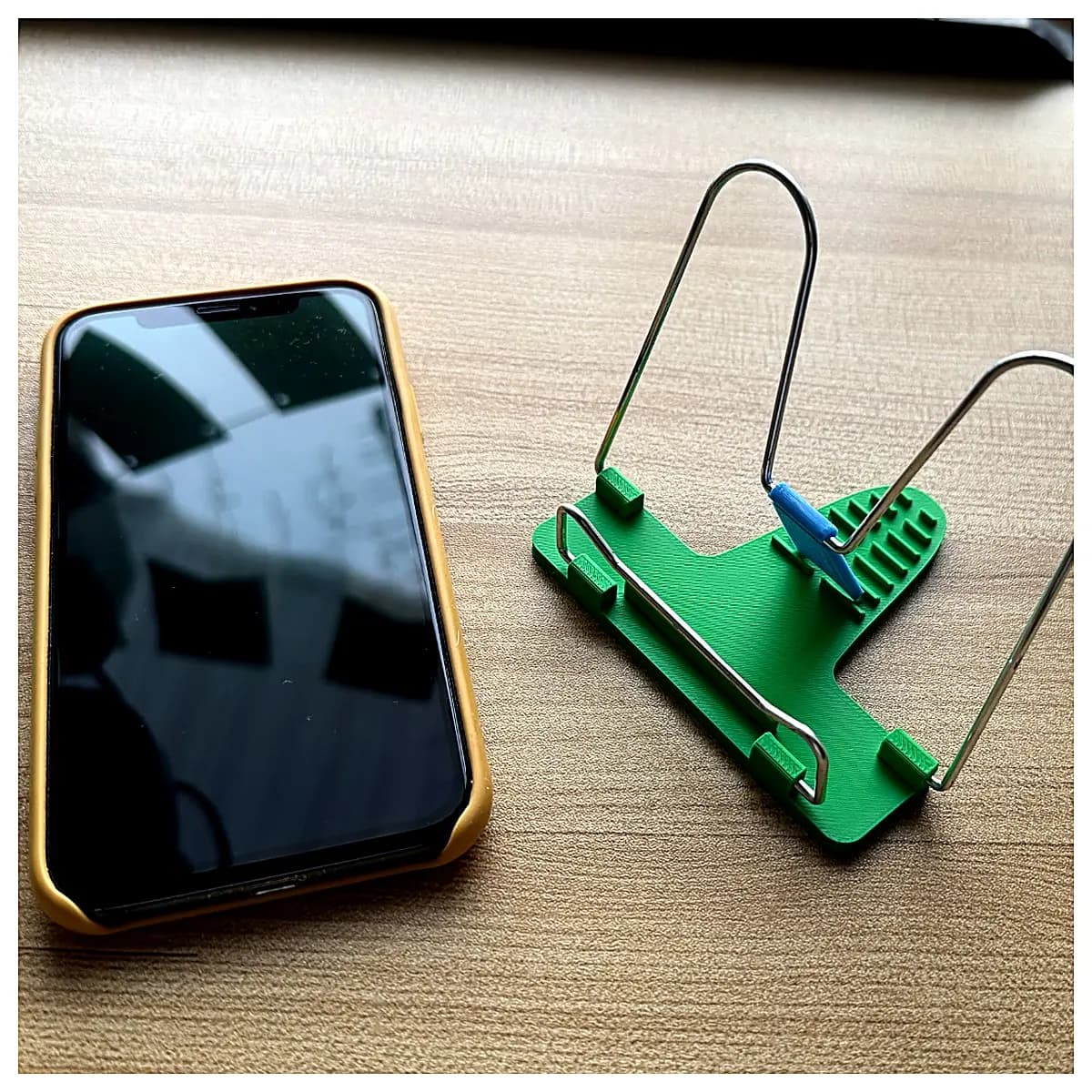 Phone Holder Stand Mobile Phone Mount Desktop Holder Accessory Phone Stand Car Mount Vertical Stand Creative Phone Holder