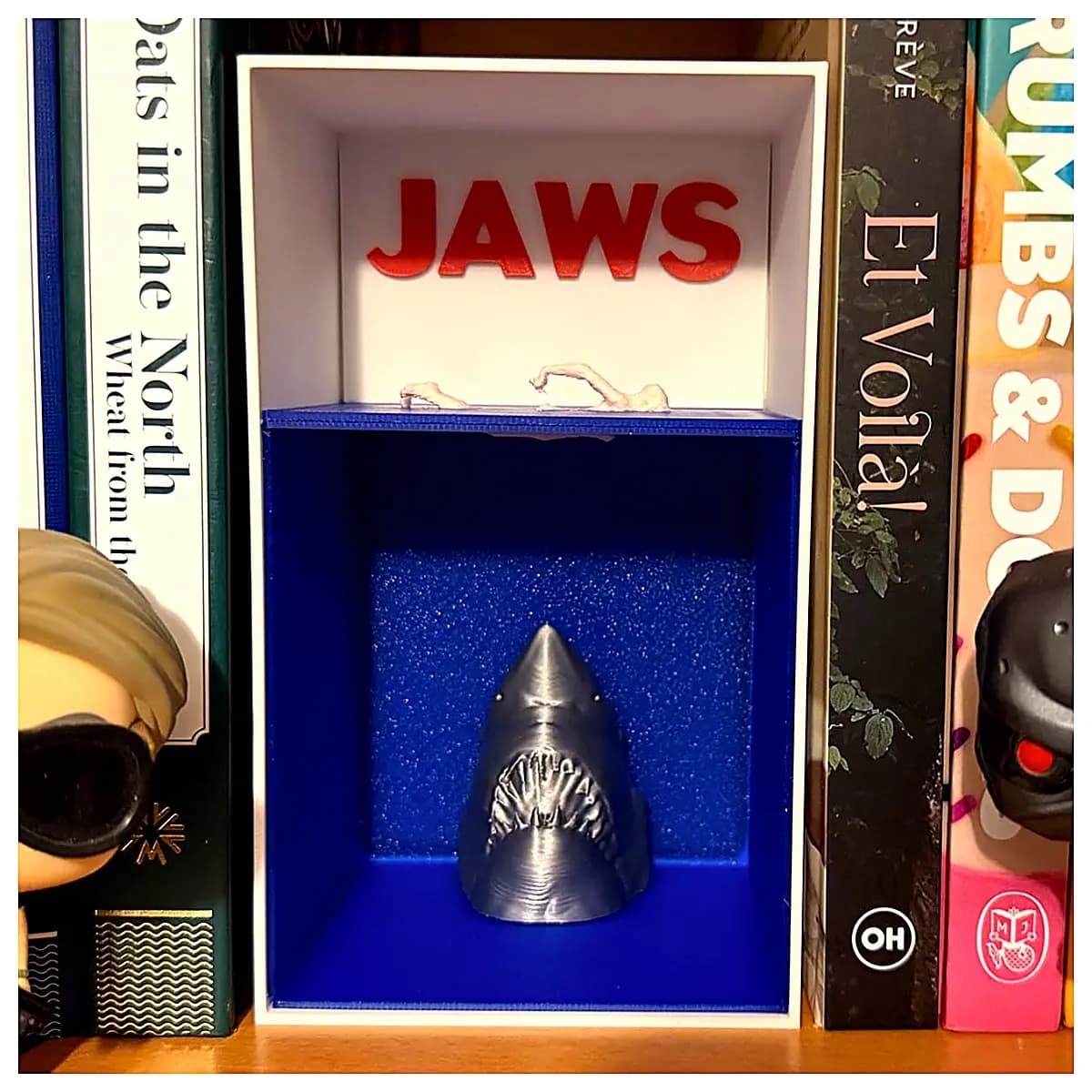 Great White Shark Book Stand Model Shark Figurine Shelf Decor Desktop Ornament Office Decoration Study Decoration Creative Gift