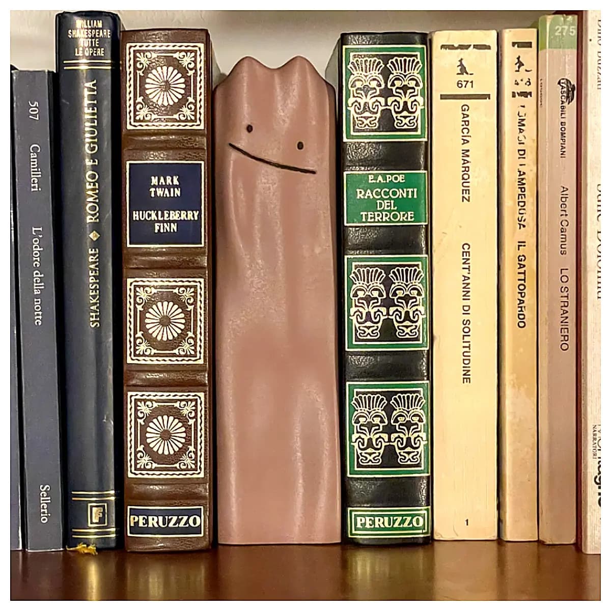 Versatile Book Display Stand V2 Book Shelf Decoration Desktop Ornament Creative Bookmark Model Toy Study Room Display Book Arrangement