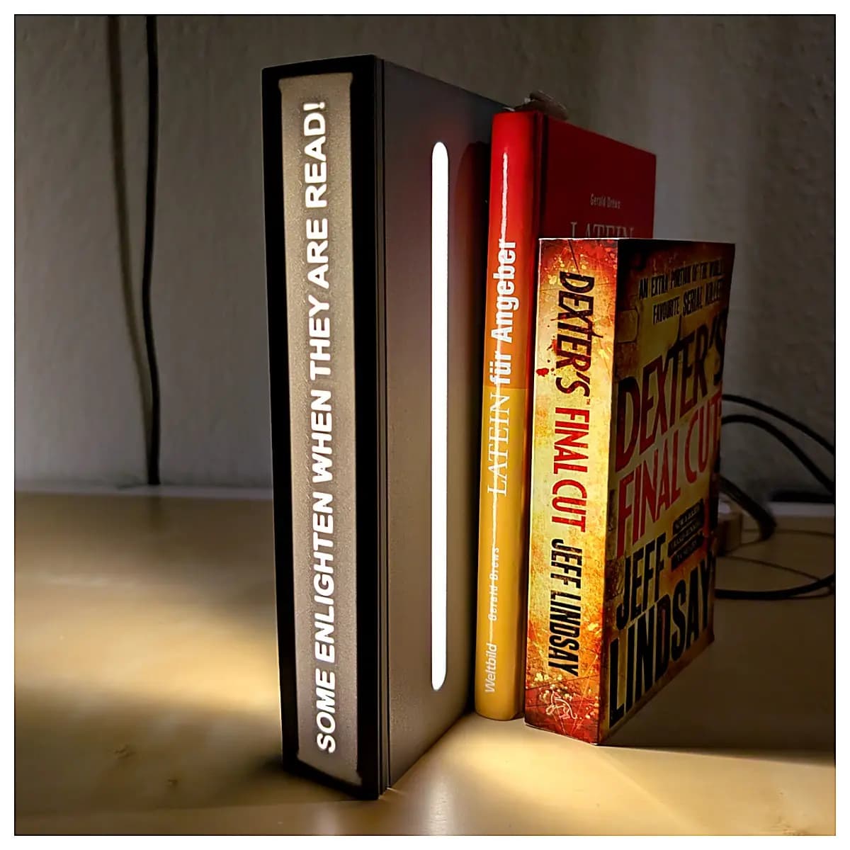 Book Stand Desk Shelf Creative Reading Study Desk Bedroom Living Room Decoration Reading