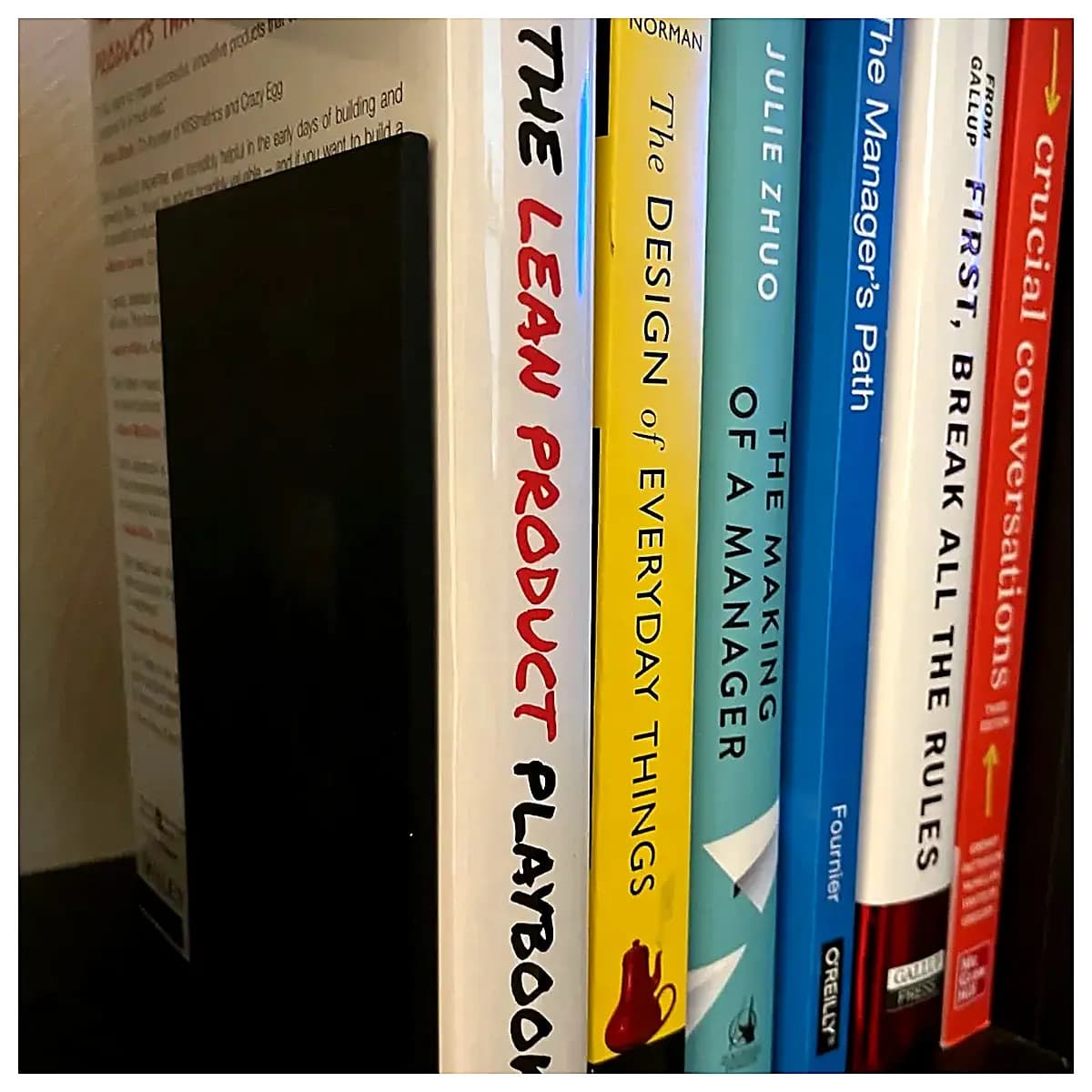 Minimalist Book Stand Desktop Shelf Holder Standing Book Support Adjustable Book Holder Accessory Ideal for Reading Display