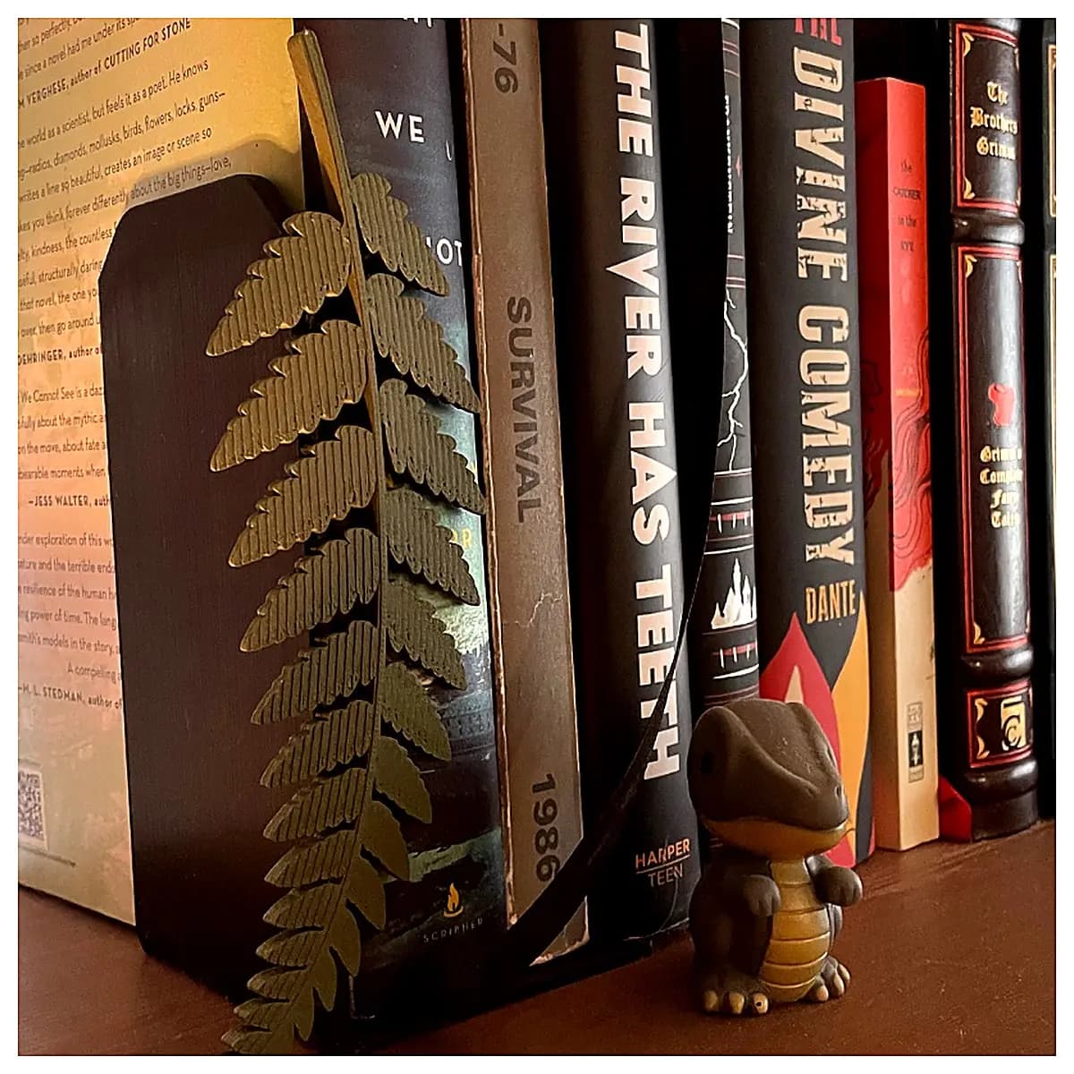 Book Stand for Ferns Plant Pot Indoor Plants Ferns Foliage Plants Desktop Greenery Planter Decoration