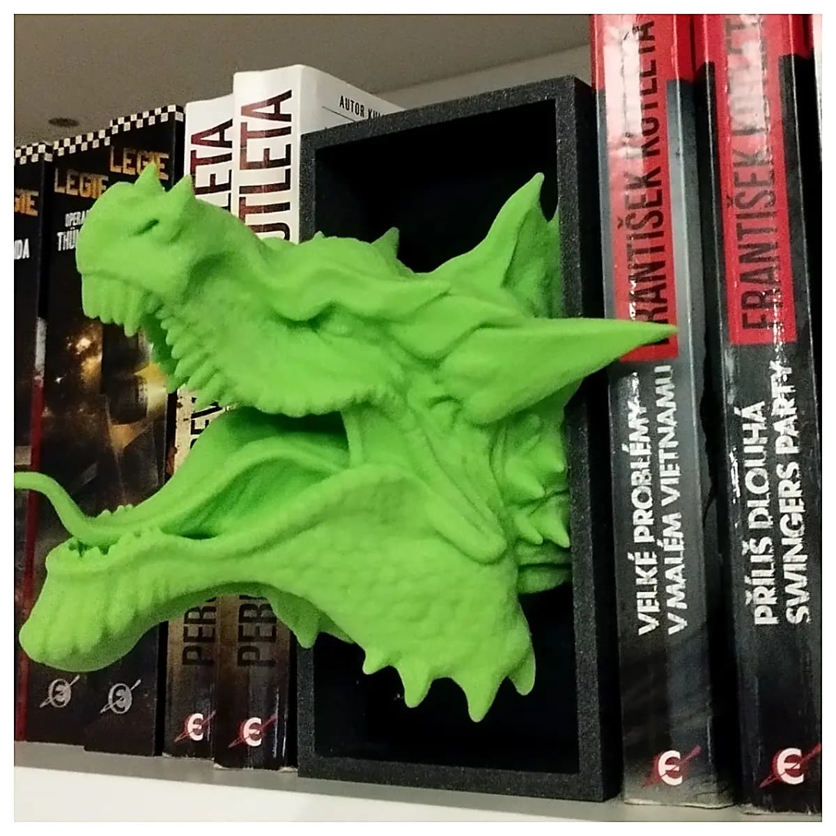 Dragon Book Stand Figurine Desktop Decoration Creative Bookmark Office Ornament Gift Display Dragon Decor Placement Accessory