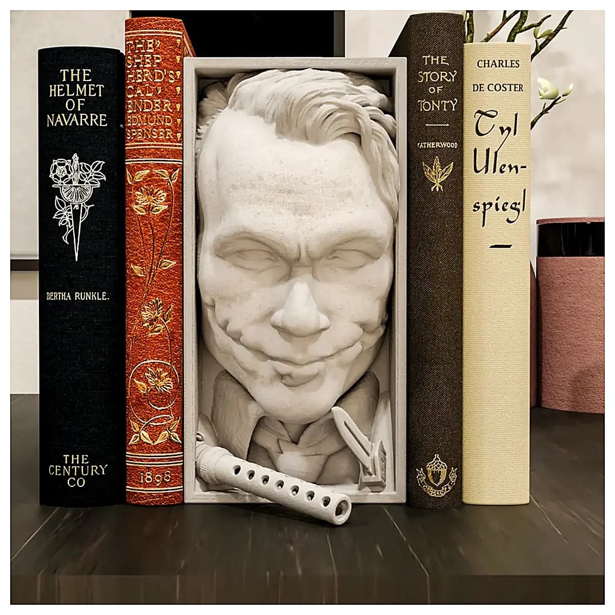 Quinn Statue Desk Decor Wall Art Toy Collection Character Model Creative Gift Scene Setting