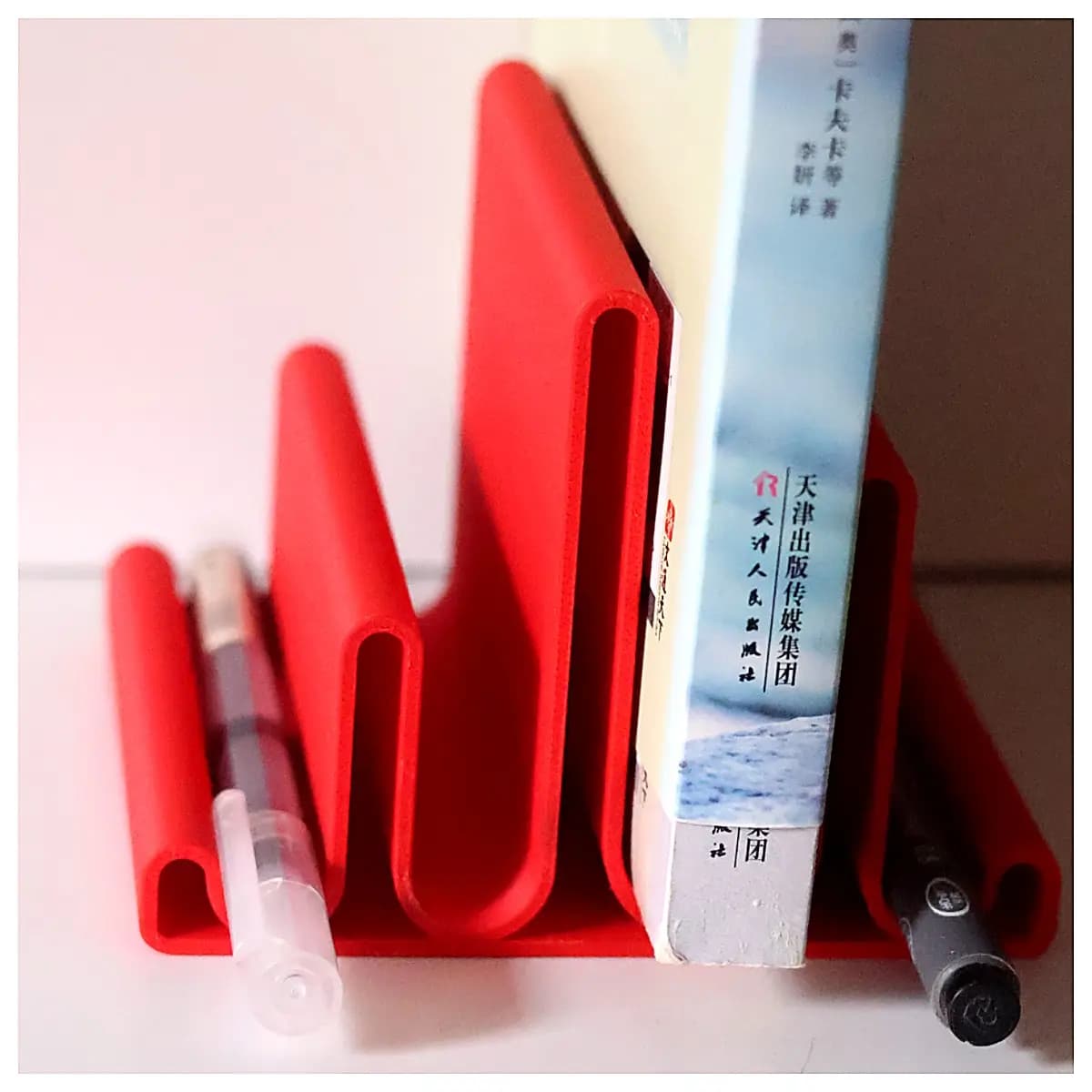 Desktop Organizer Pen Holder Book Stand 2 in 1 Multi Functional Book Shelf Desk Study Support Holder