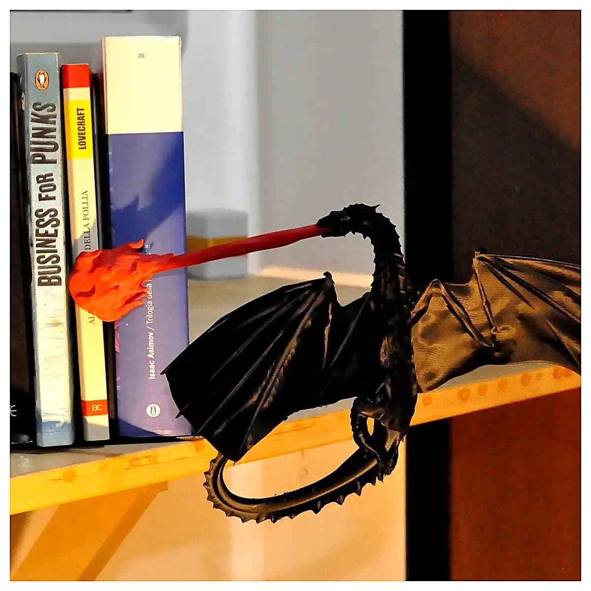 Shivan Dragon Book Stand Figurine Desktop Book Shelf Ornament Book Support Holder Study Room Decoration Creative Exhibition Display Small Desk Ornamen