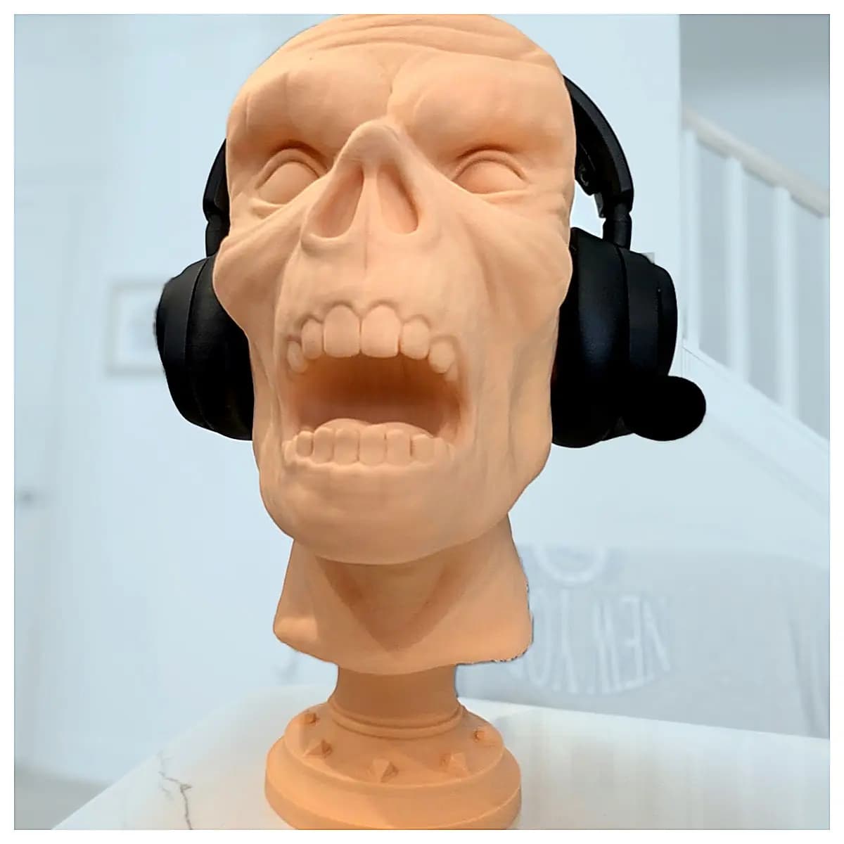 Zombie Chest Figure Headphone Stand with Base Decoration Accessory Sound Equipment Holder Desktop Display Phone Stand